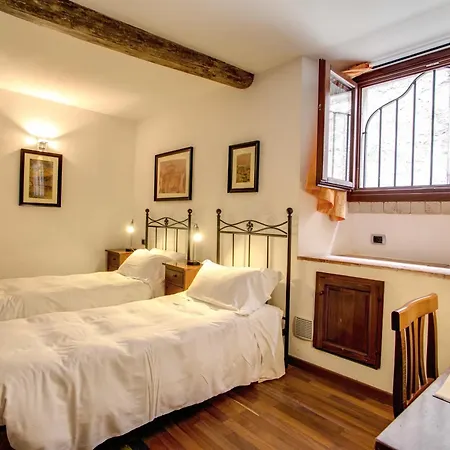 Residenza Domizia Guest house 4*