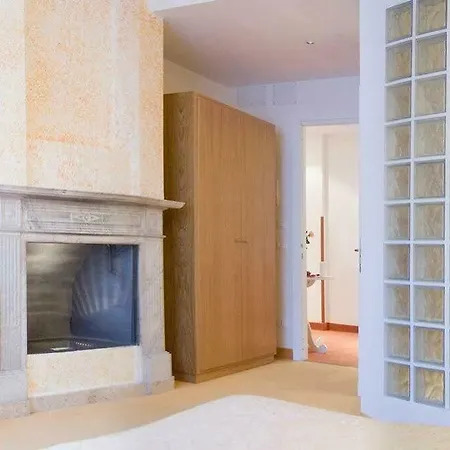 Residenza Domizia בית הארחה 4*